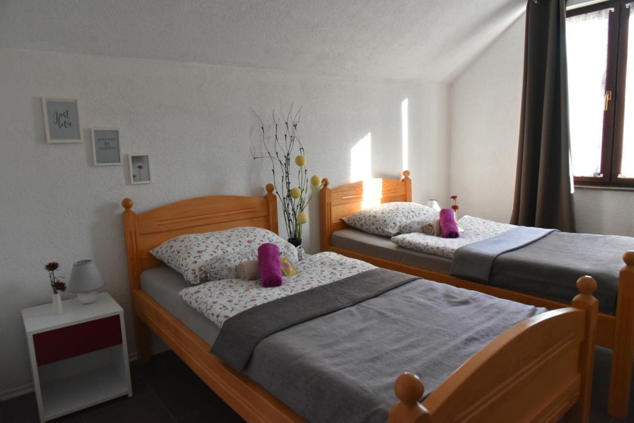 Apartment Bobic Licko Petrovo Selo المظهر الخارجي الصورة