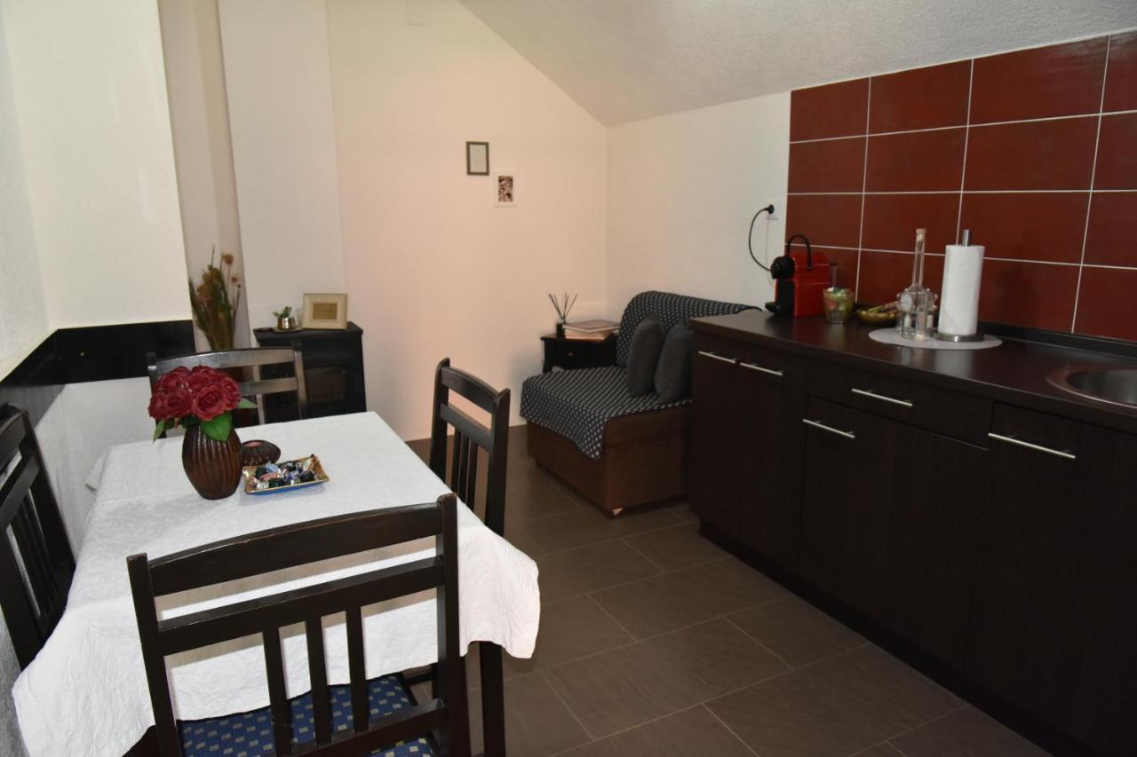 Apartment Bobic Licko Petrovo Selo المظهر الخارجي الصورة
