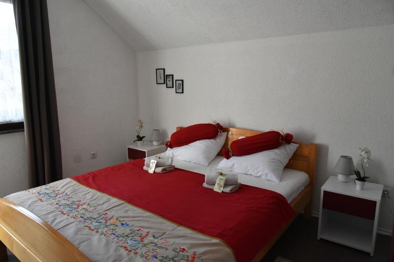 Apartment Bobic Licko Petrovo Selo المظهر الخارجي الصورة